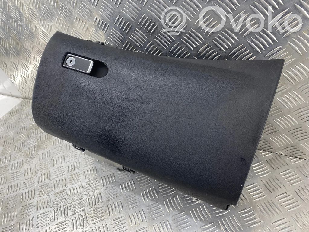 Mercedes-Benz E W213 Schowek deski rozdzielczej 