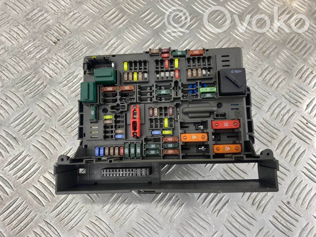 BMW 3 E90 E91 Fuse module 