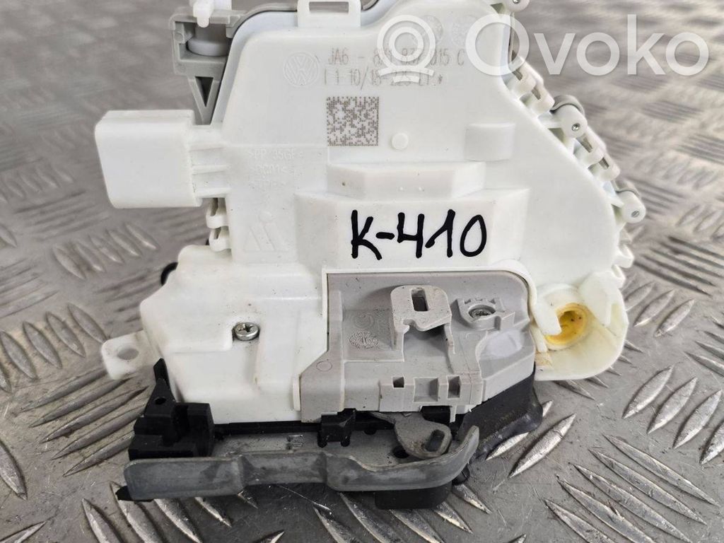 Audi A4 S4 B9 Priekšpusē slēdzene 