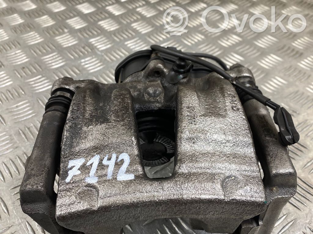 Audi Q7 4M Задний суппорт 