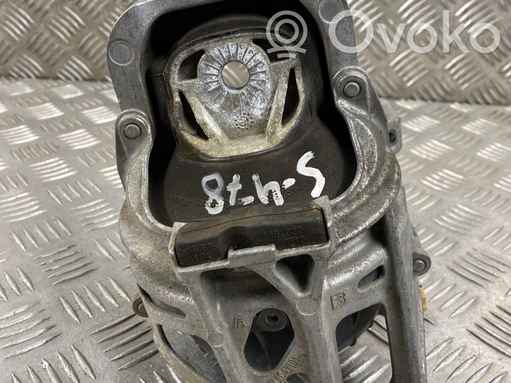 Audi A7 S7 4K8 Engine mount bracket 