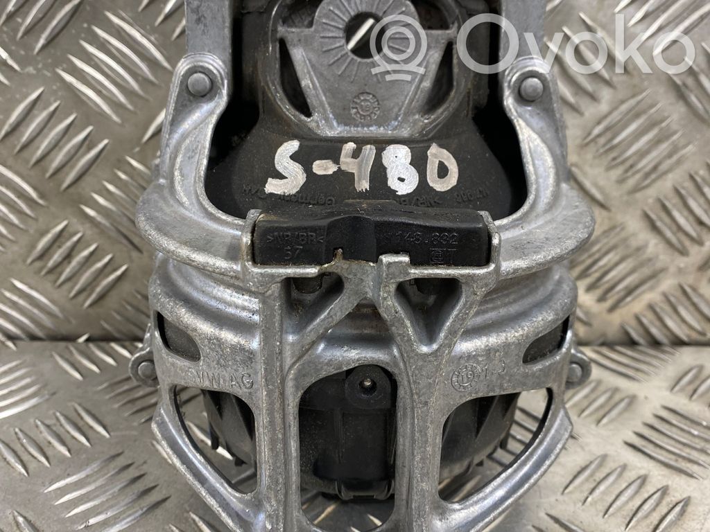 Engine mount bracket   4M0199372FF