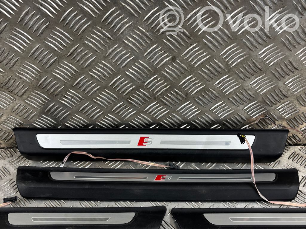 Audi Q7 4M Set apărători prag (interioare) 
