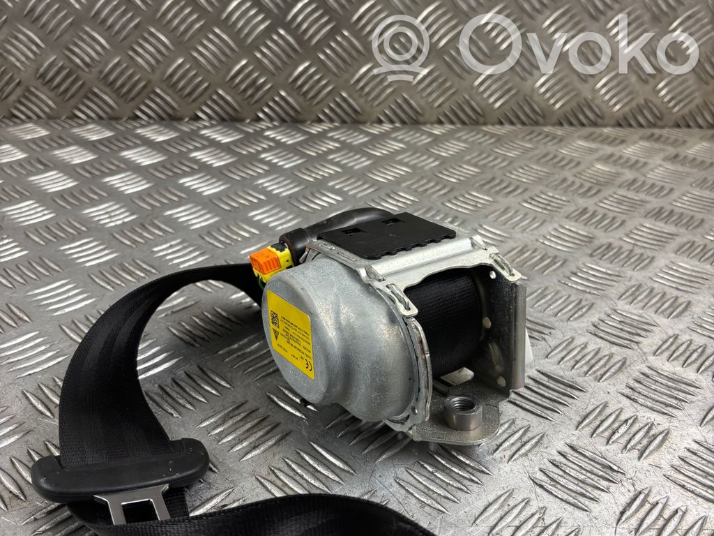 Audi A4 S4 B9 Takaistuimen turvavyö 