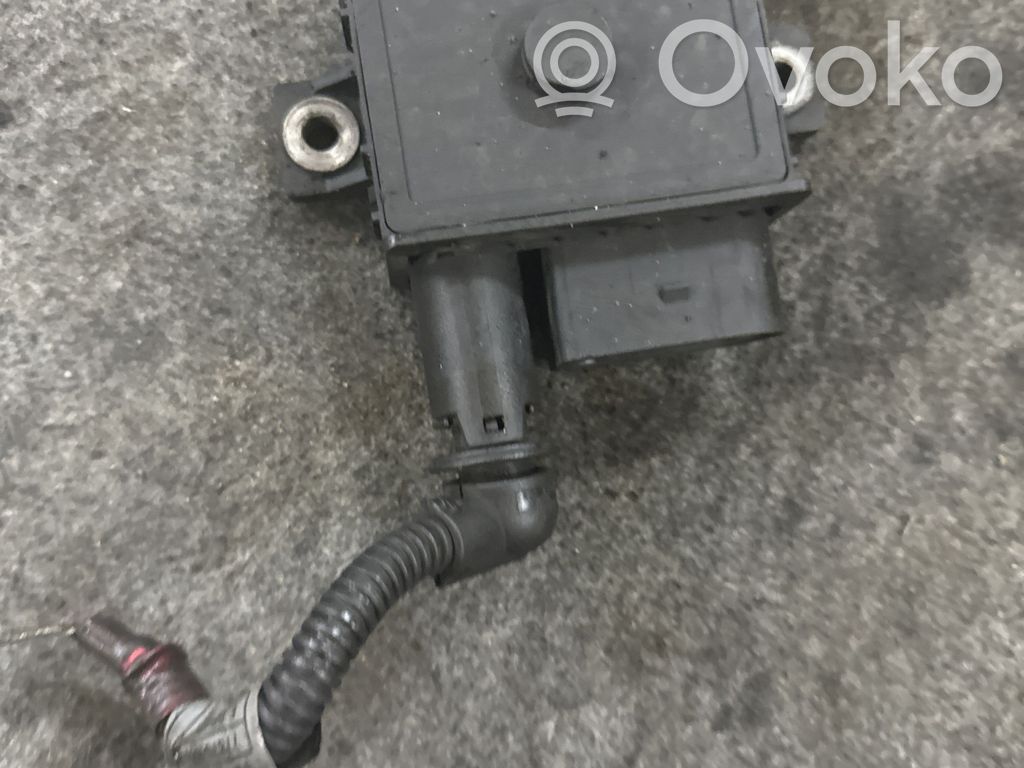 Glow plug pre-heat relay