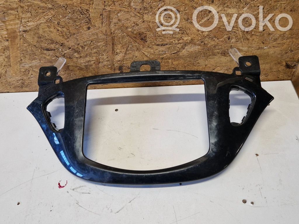 Opel Corsa E Radio/GPS head unit trim 