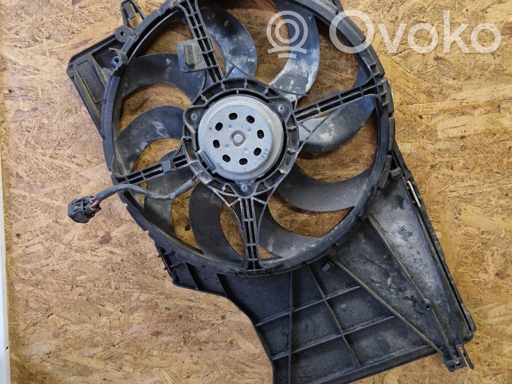 Opel Corsa E Radiator cooling fan shroud 
