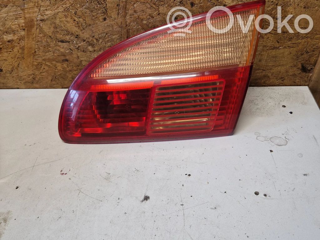 Toyota Avensis T220 Luces portón trasero/de freno 