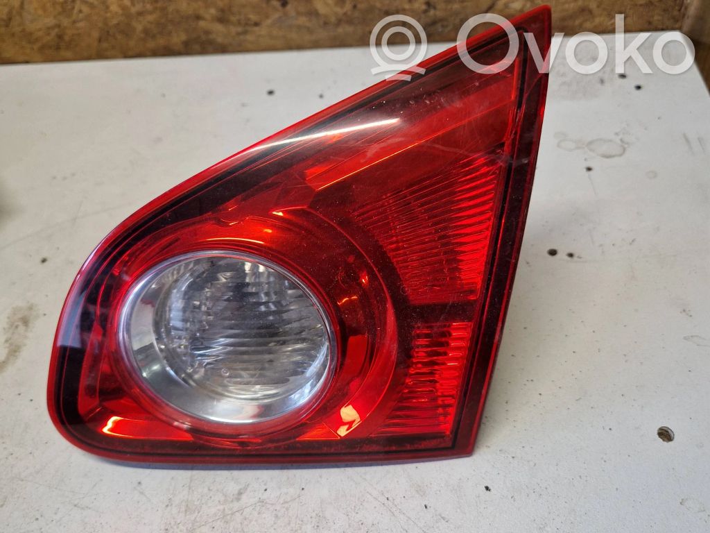 Nissan Qashqai Lampy tylnej klapy bagażnika 