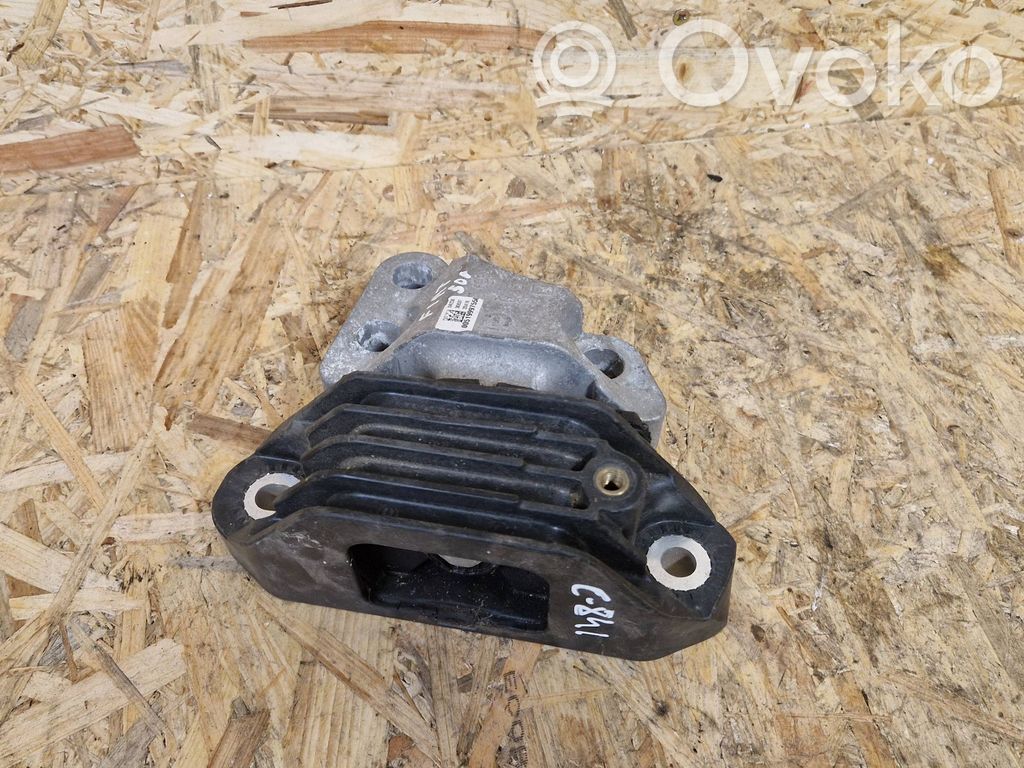 Fiat 500X Engine mount bracket 