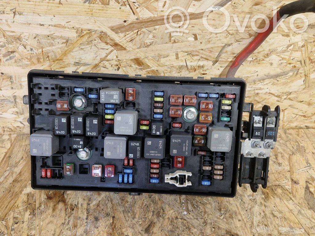 Opel Insignia A Fuse module 