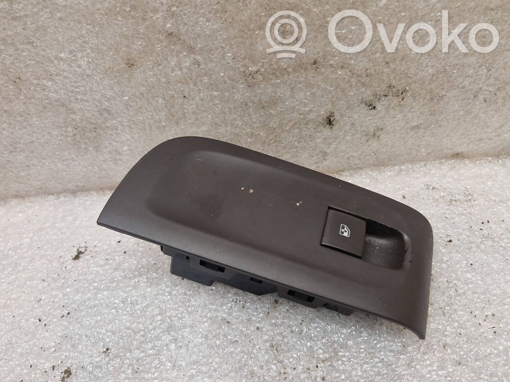 Opel Zafira C Electric window control switch 