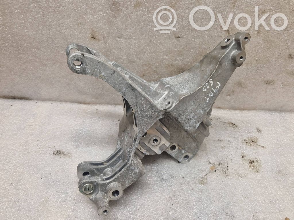 Fiat 500X Generator/alternator bracket 