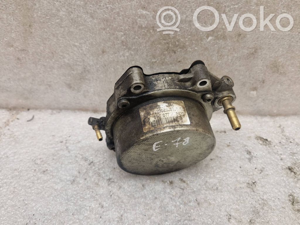 Opel Insignia A Vacuum pump 