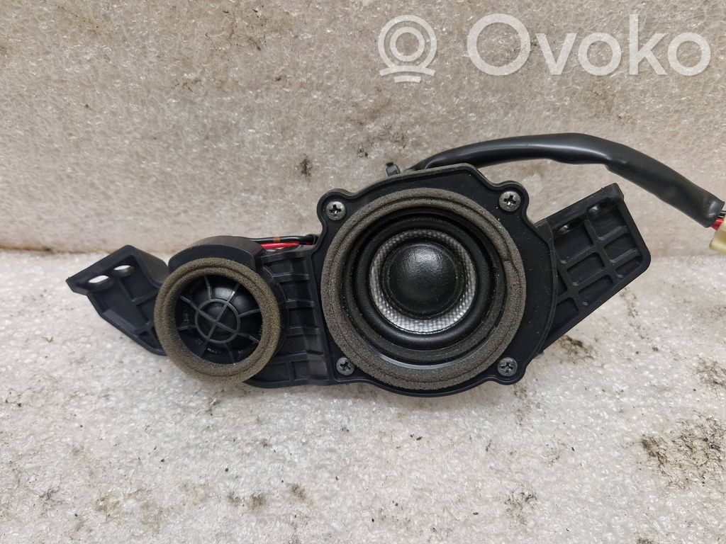 Toyota Avensis T270 Garsiakalbis panelėje 