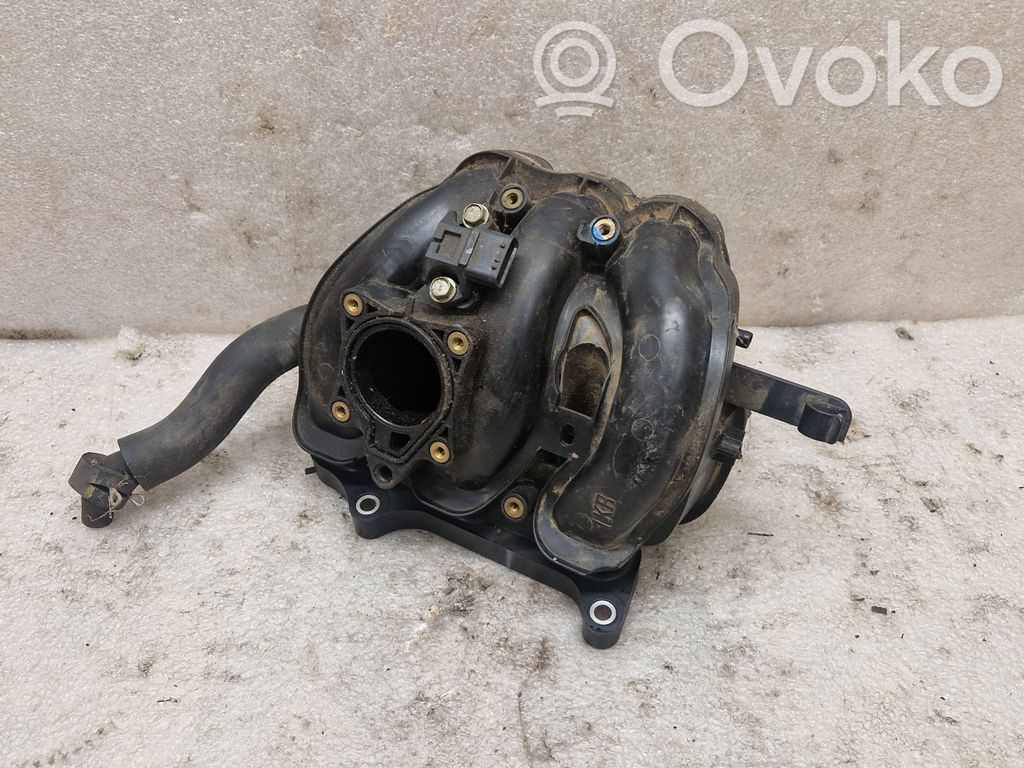 Toyota Yaris Всасывающий коллектор 
