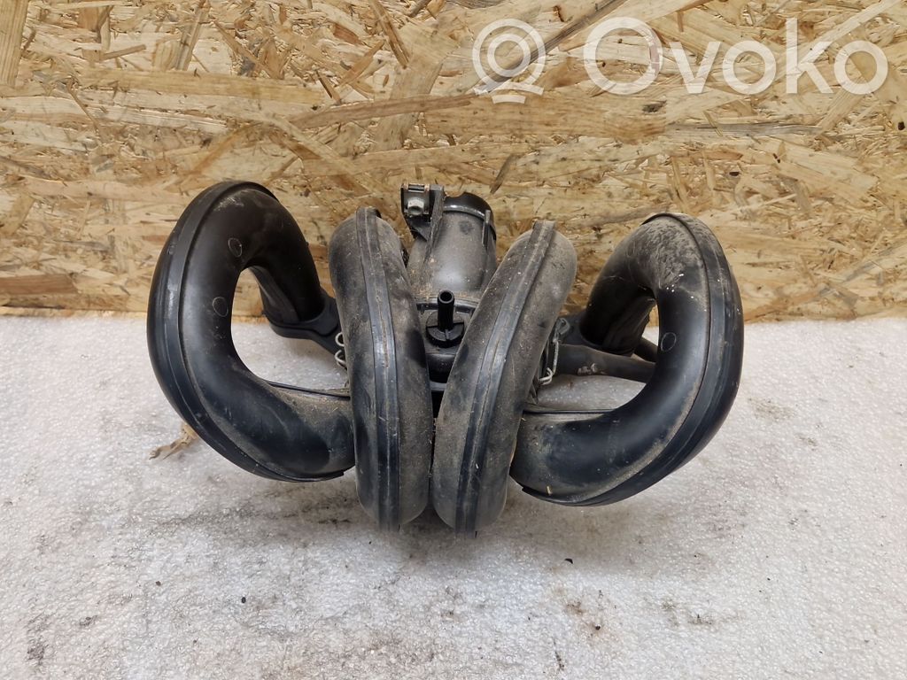 Toyota Yaris Kolektorius įsiurbimo 