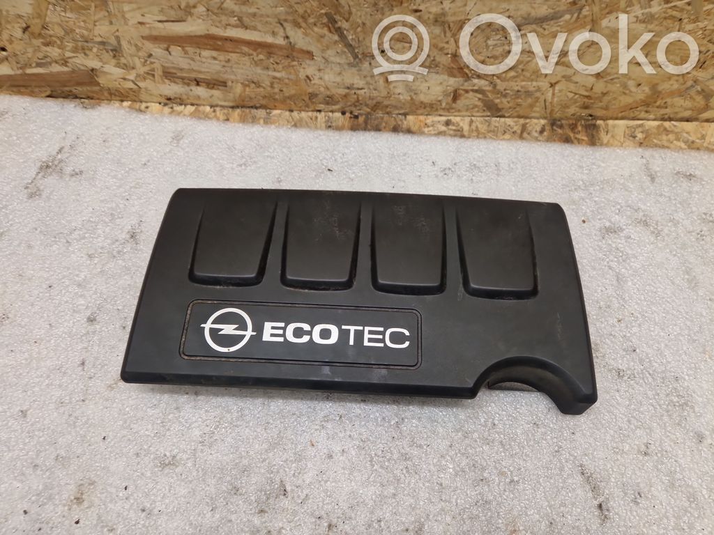 Opel Astra J Couvercle cache moteur 