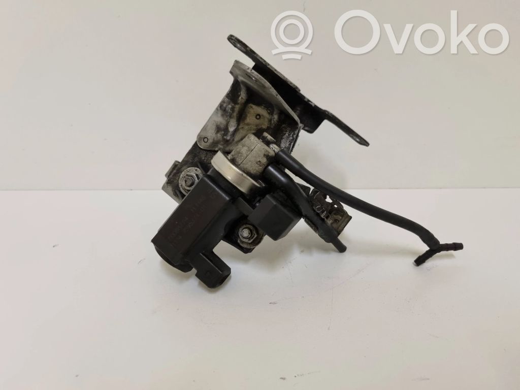 BMW 7 F01 F02 F03 F04 Solenoīda vārsts 
