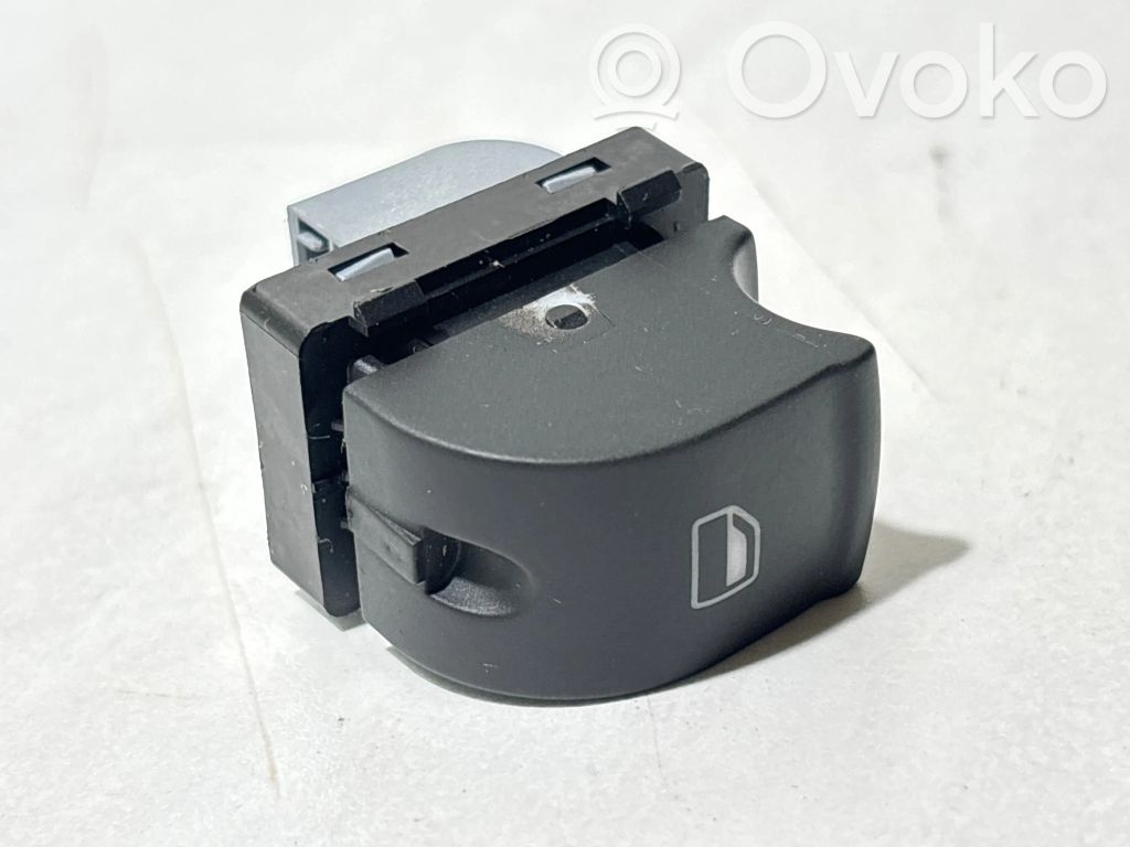 Audi A3 S3 8P Electric window control switch 