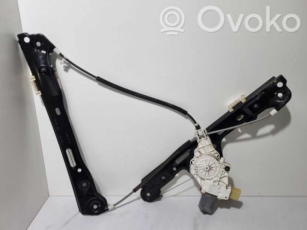 BMW 1 E81 E87 Front door window regulator with motor 