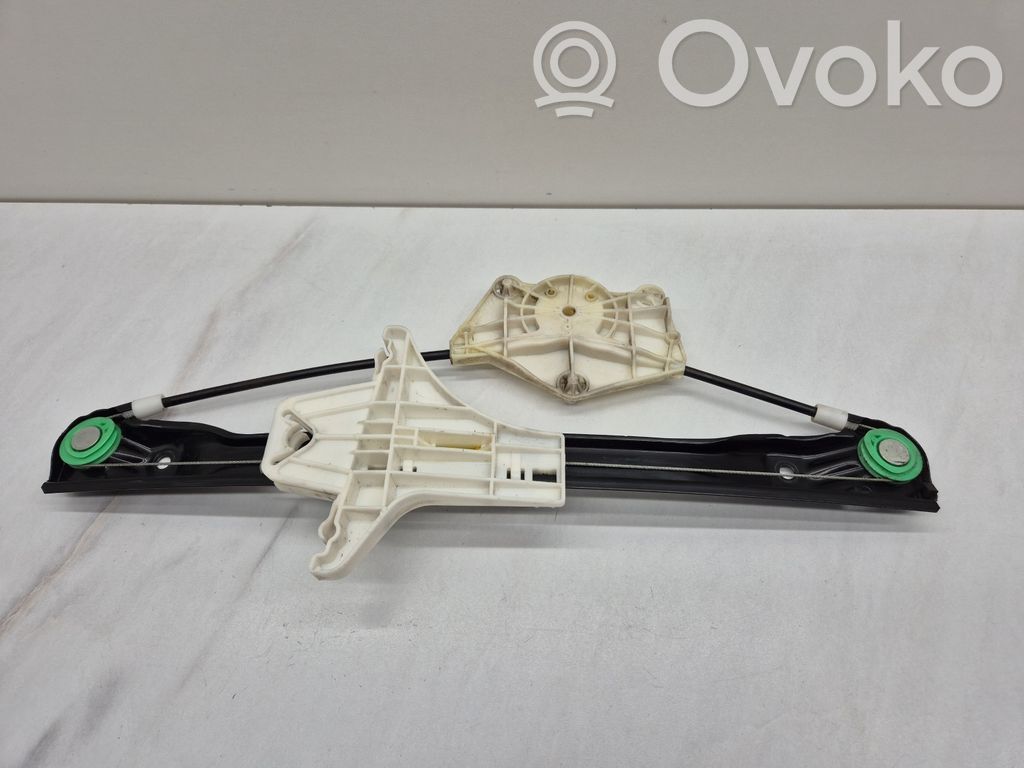 Volkswagen Golf V Rear window lifting mechanism without motor 