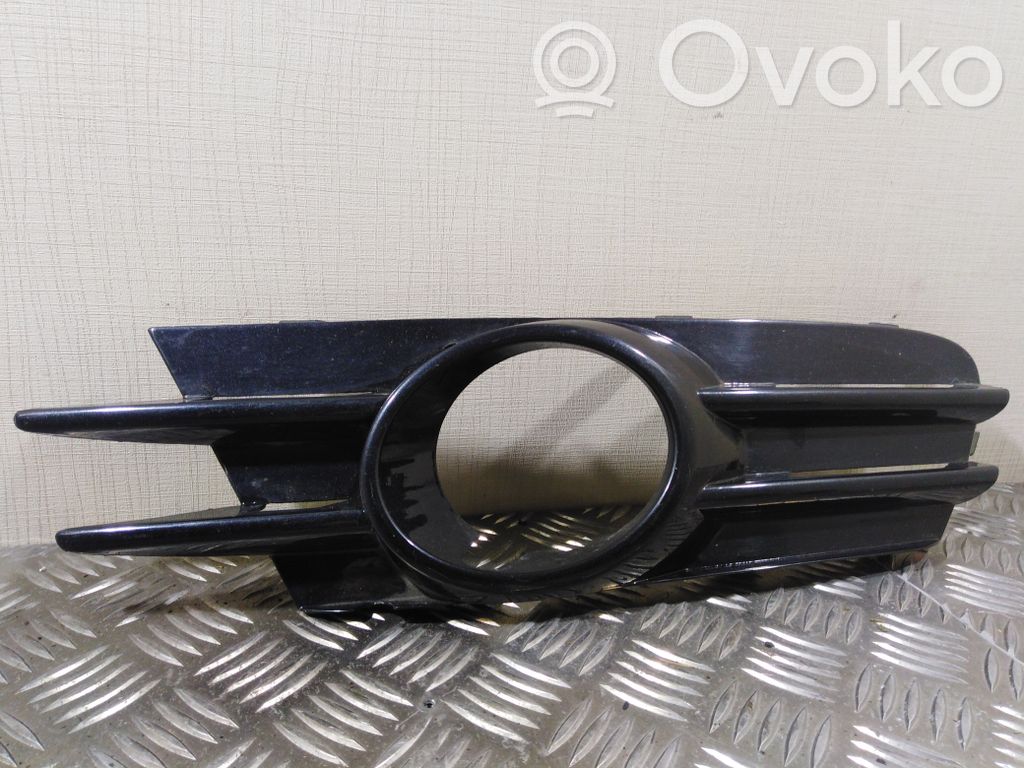 Volkswagen Scirocco Verkleidung Nebelscheinwerfer / Gitter vorne 