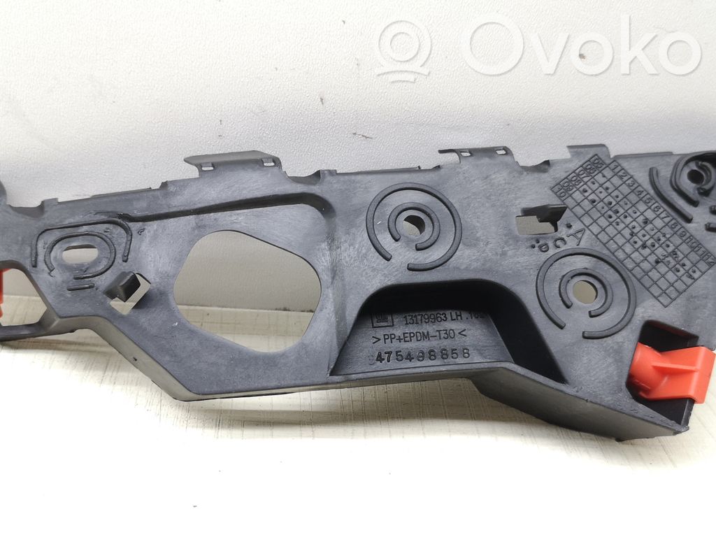 Front bumper mounting bracket   13179963