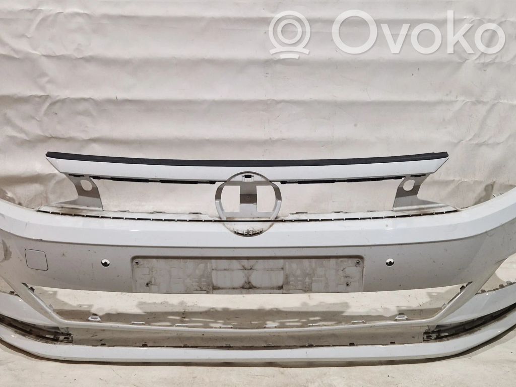 Volkswagen Polo VI Parachoques delantero 