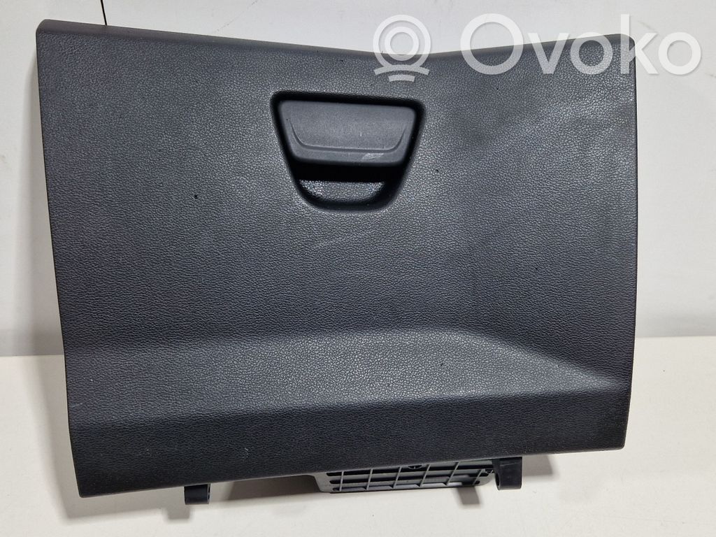 Schowek deski rozdzielczej   AV11R06010AFW
