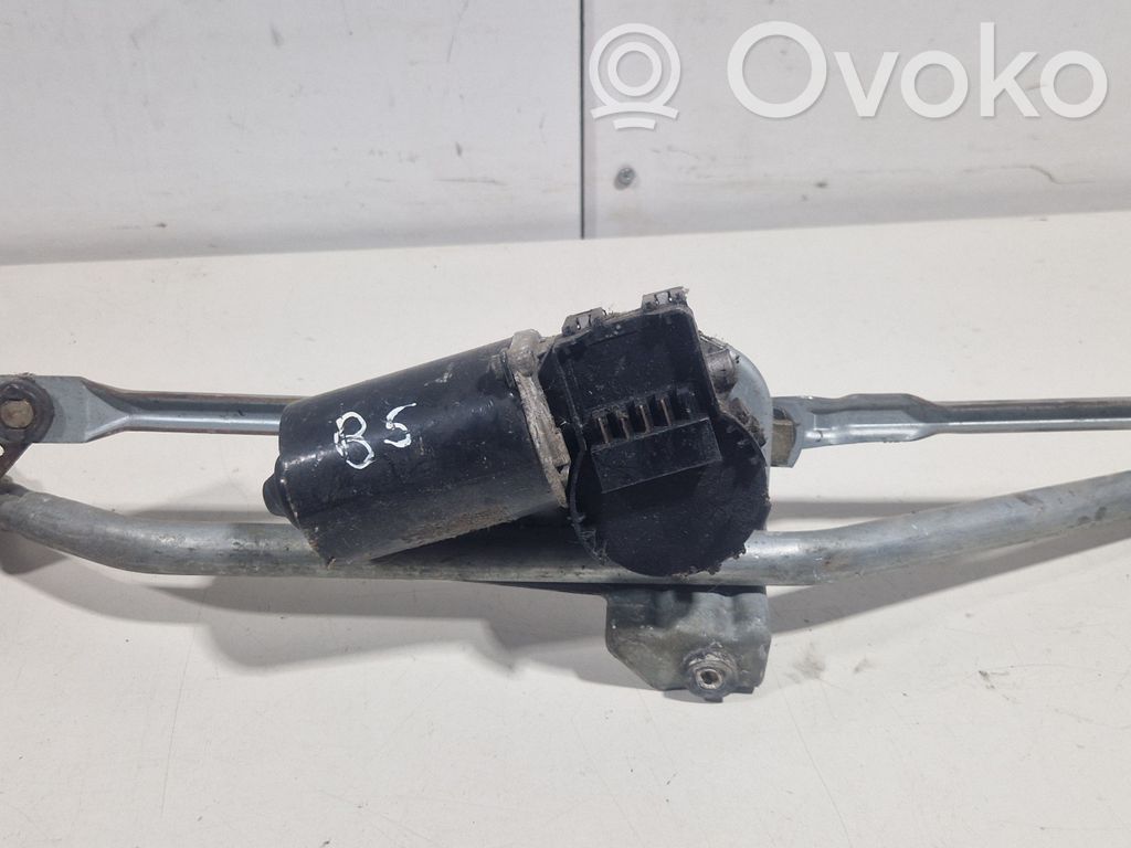 Audi A4 S4 B5 8D Mechanizm i silniczek wycieraczek szyby przedniej / czołowej 