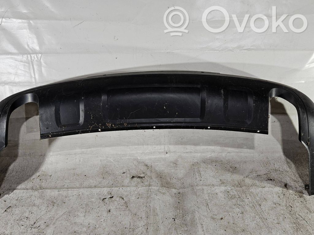 Audi Q7 4L Takapuskurin alaosan lista 
