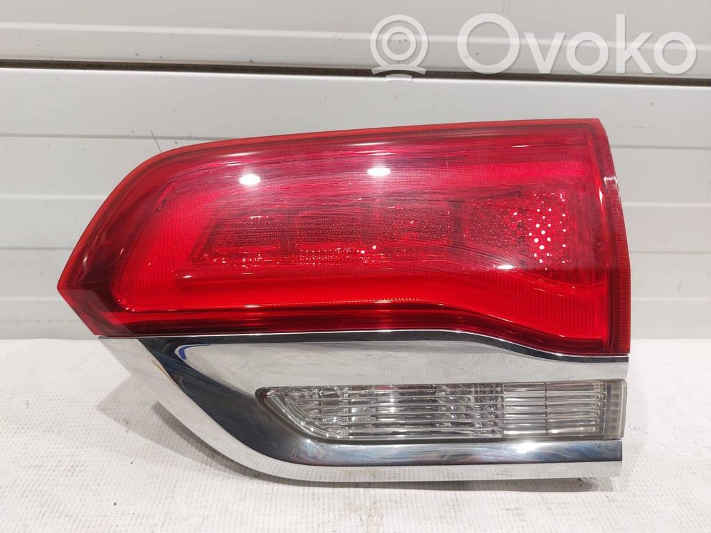 Jeep Grand Cherokee Lampy tylnej klapy bagażnika 