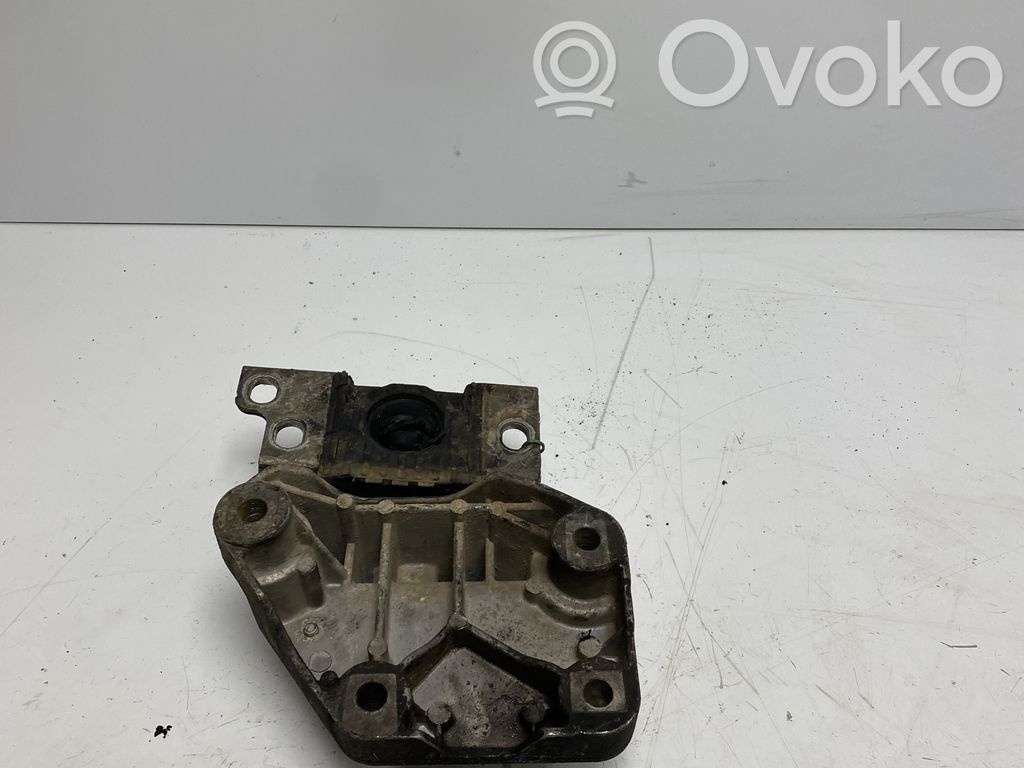 Engine mount bracket   1347977080