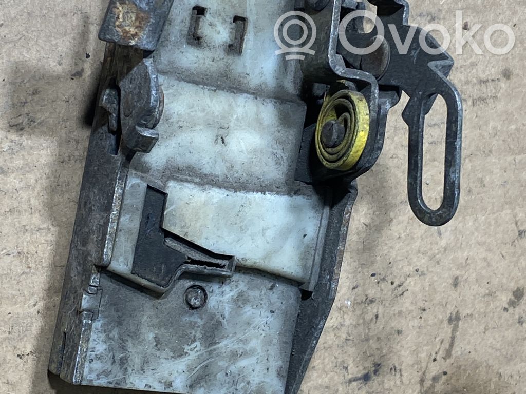 Ford Transit Priekšpusē slēdzene 
