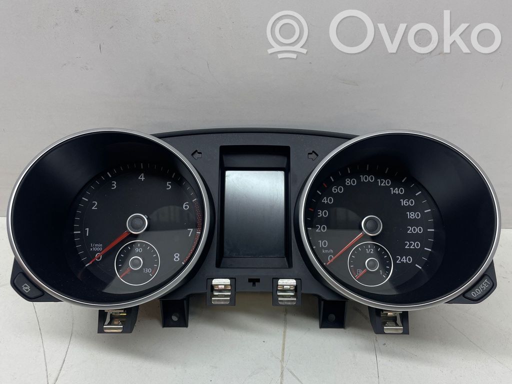 Volkswagen Golf VI Licznik / Prędkościomierz 