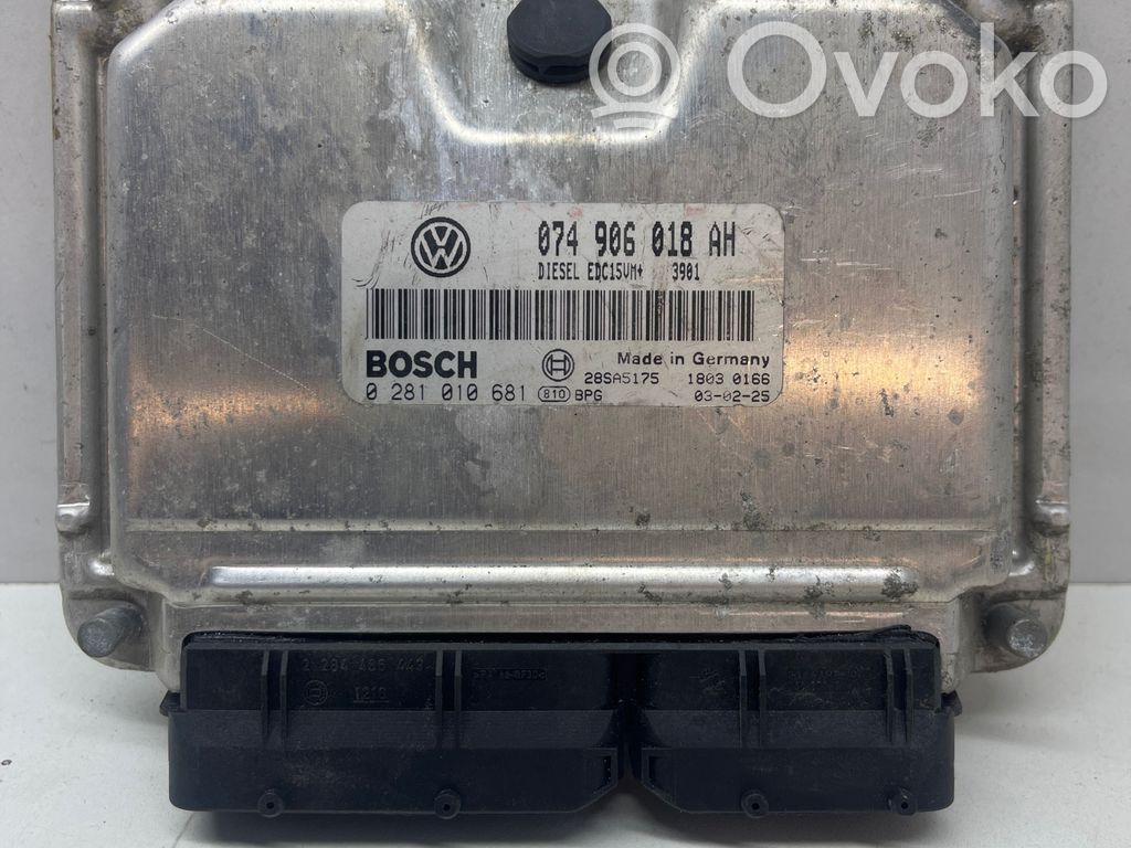 Volkswagen Transporter - Caravelle T4 Engine control unit/module 