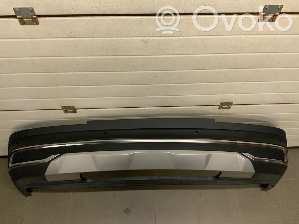 Audi Q7 4M Apatinė bamperio dalis 