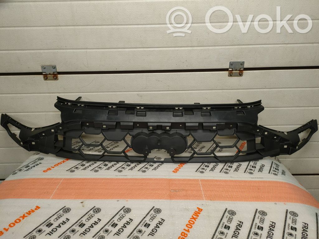 Front bumper upper radiator grill   8B3807233