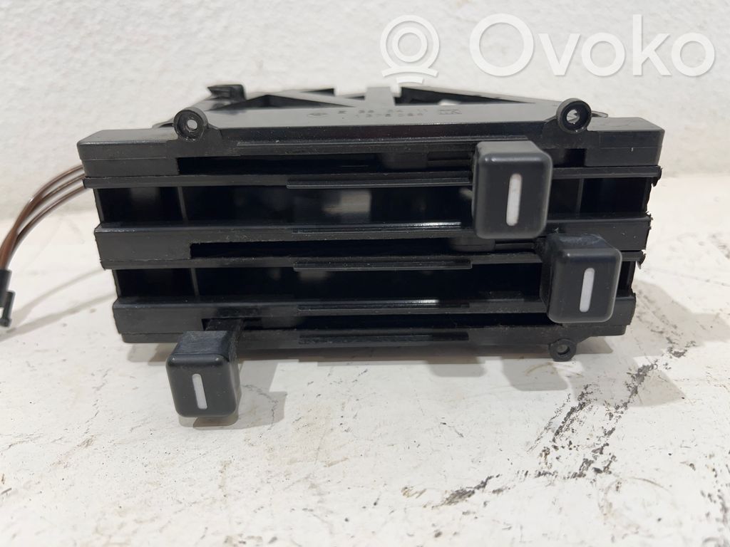 BMW 5 E28 Climate control unit 