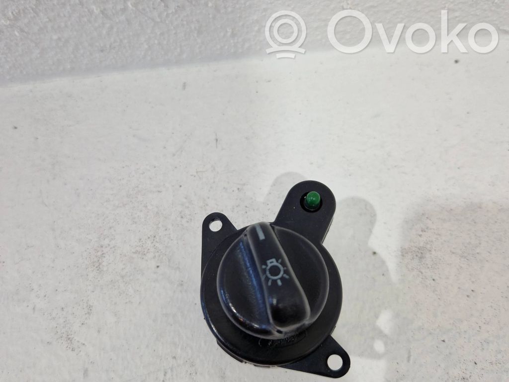 Light switch   F87B11654AA