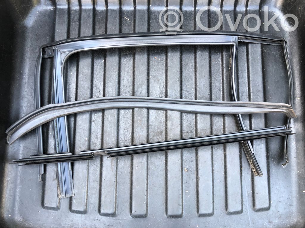 Mercedes-Benz E W213 Cheder cauciuc ușă spate 