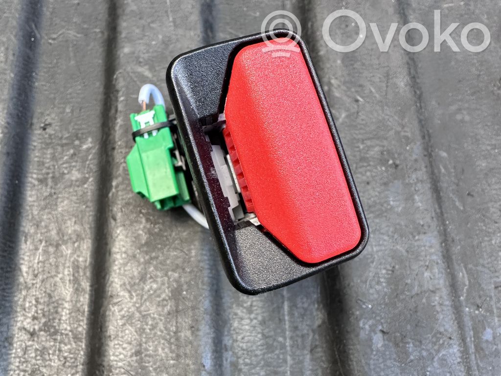 Volvo V60 Rear seatbelt buckle 