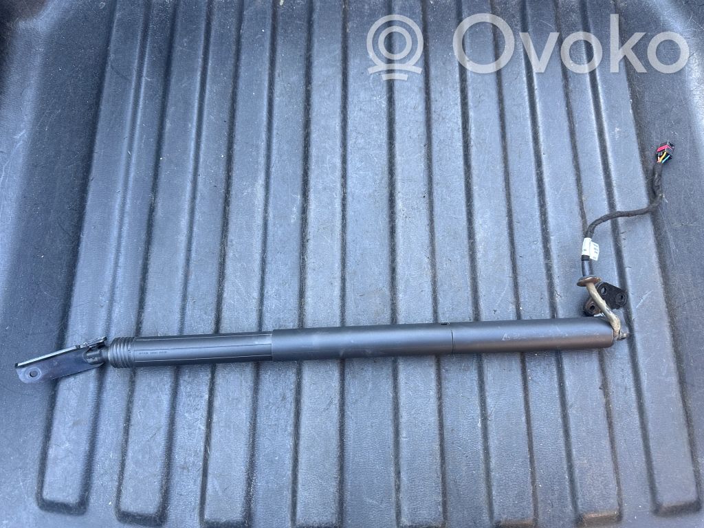 Porsche Macan (95B) Tailgate/trunk strut/damper 