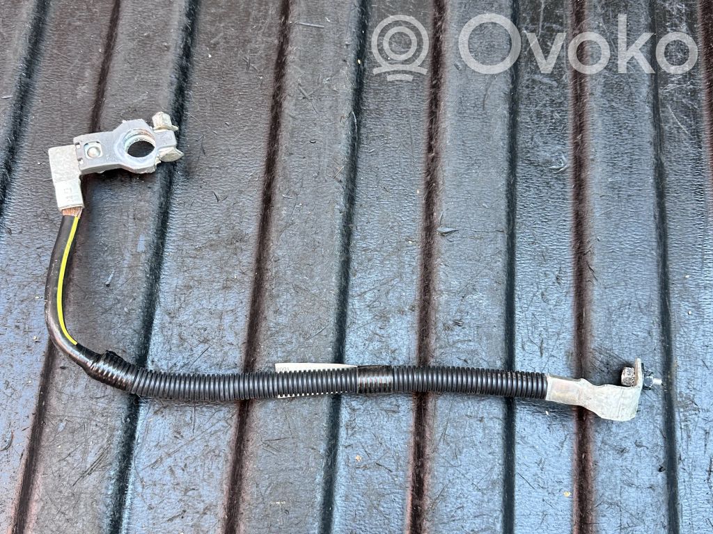 Infiniti M30 Minus / Klema / Przewód akumulatora 