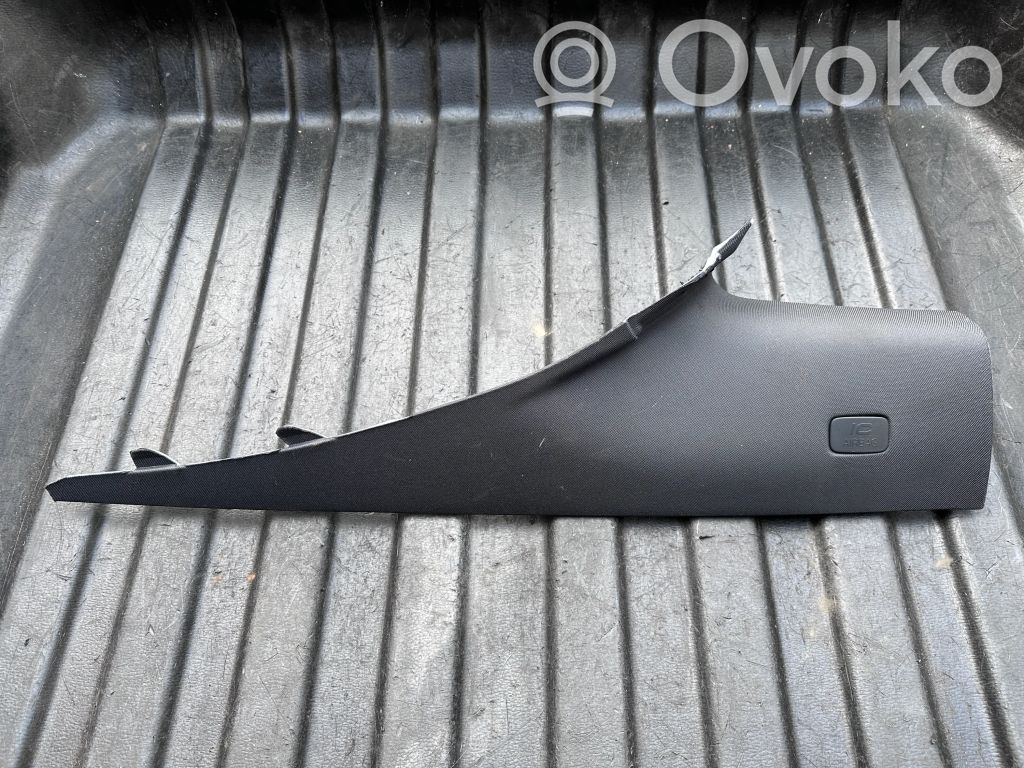 Volvo S90, V90 Rivestimento montante (C) 