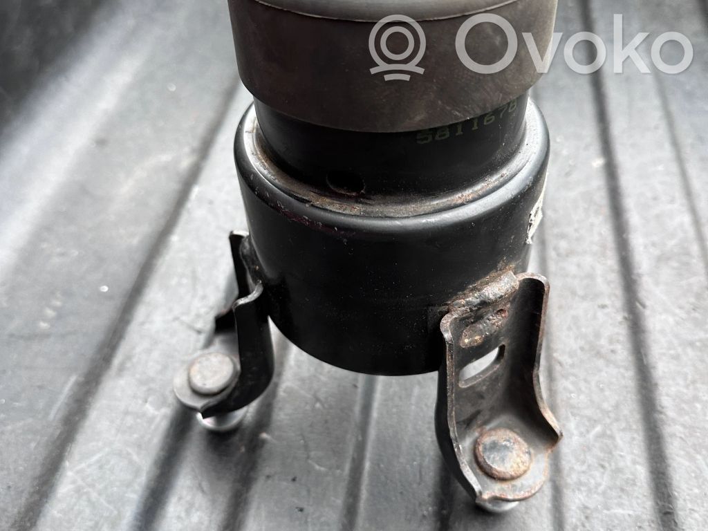 Lexus RX 450H Engine mount bracket 
