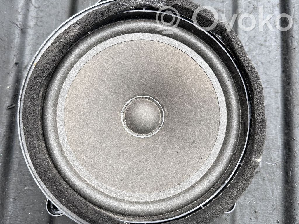 Land Rover Discovery 5 Front door speaker 