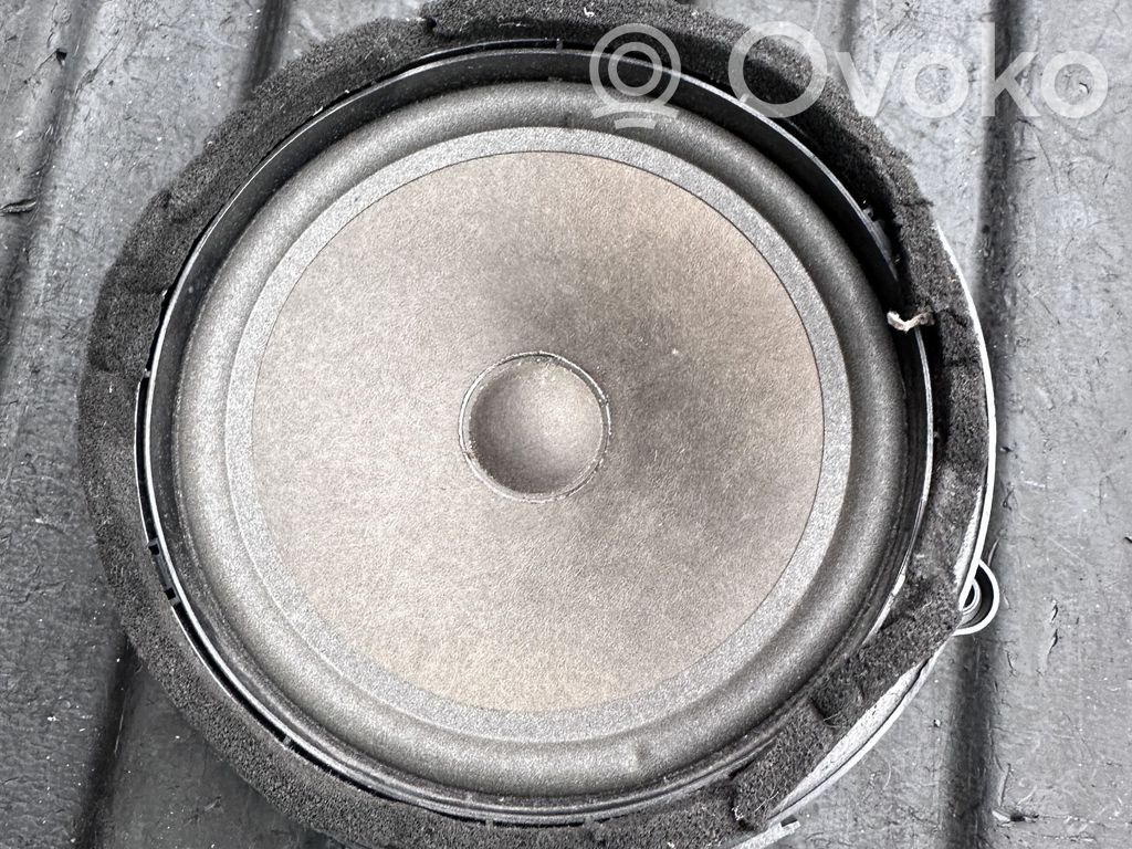 Land Rover Discovery 5 Front door speaker 