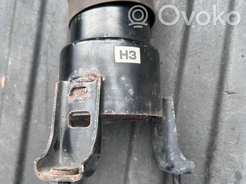 Engine mount bracket   AVB4174,1770401,2950678